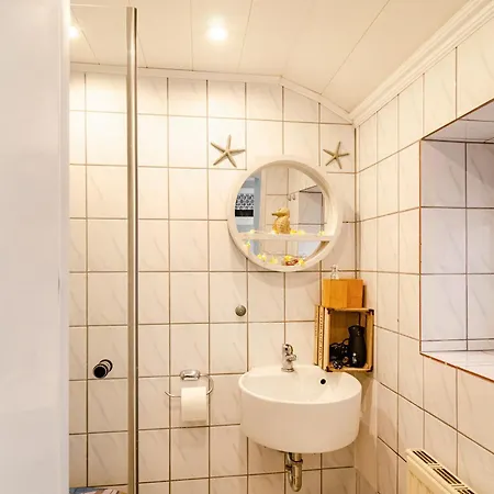 Holiday home Segelboot Krummhoern